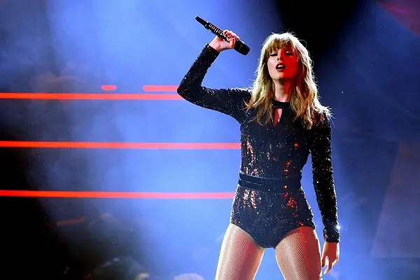 Banyak fans yang kecewa karena Taylor Swift tidak konser di negara mereka.